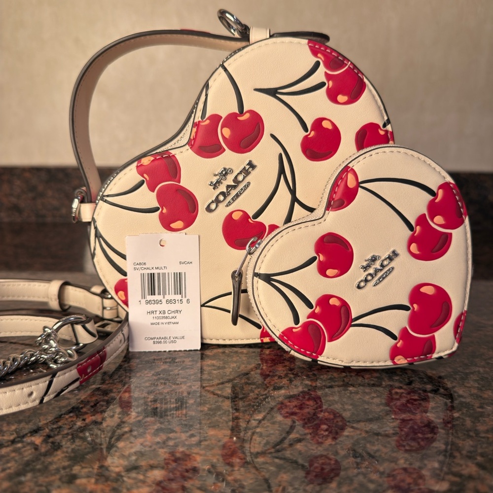 Coach Heart-Shaped Cherry Print Purse and Coin Purse Set🍒🍒🍒🍒🍒🍒🍒🍒🍒